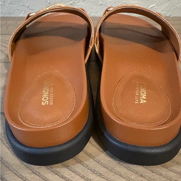 Sonoma Women's Brown Slide Sandals with Gold Accents - Picture 5 of 7